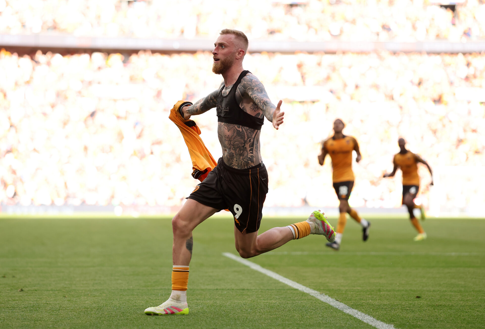 Hull City da favola: torna in Premier League con un gol al 95' di McBurnie