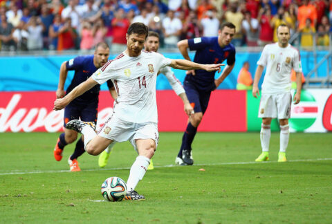 Spain v Netherlands: Group B - 2014 FIFA World Cup Brazil