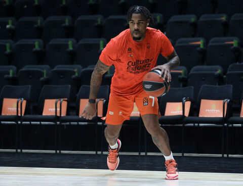 Valencia Basket v Anadolu Efes Istanbul - Turkish Airlines EuroLeague