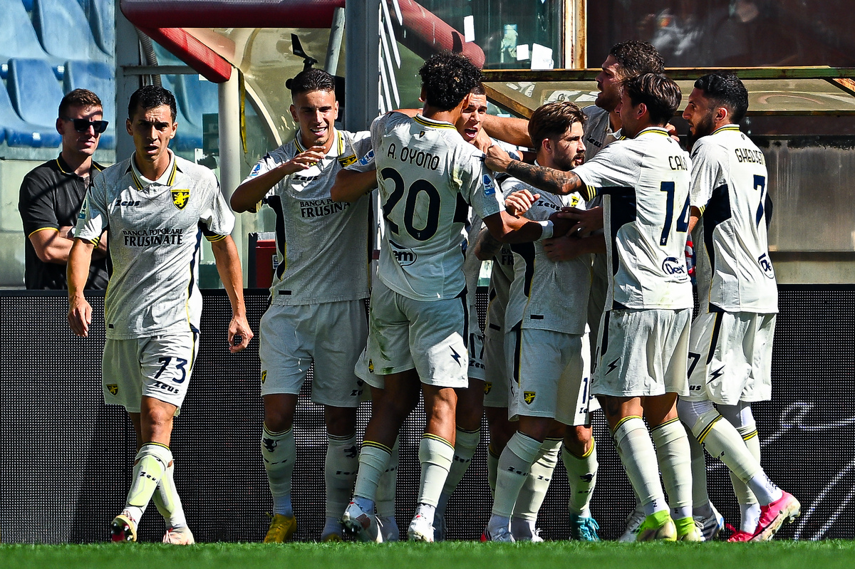 Genoa CFC v Frosinone Calcio - Serie A