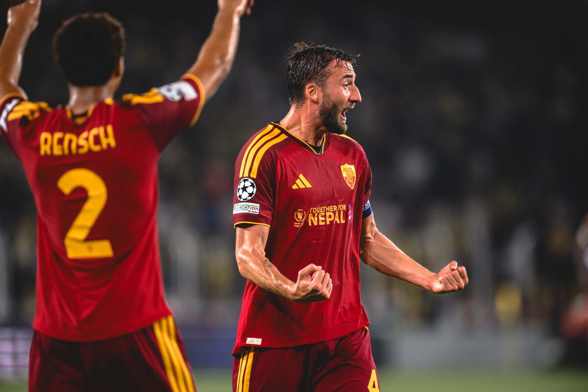 Fenerbahce SK v AS Roma - UEFA Champions League 2026/27 League Phase MD1