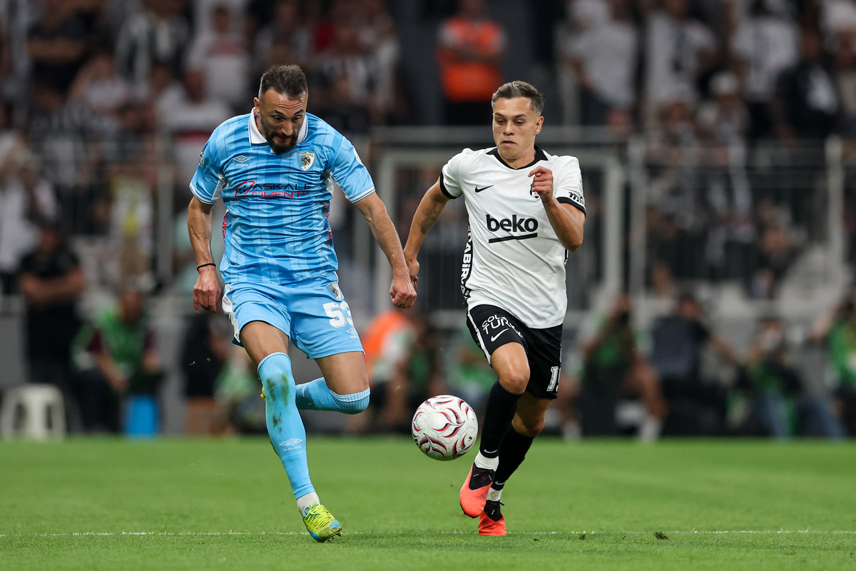 Besiktas JK v Erzurumspor FK - Turkish Super League 2026/27