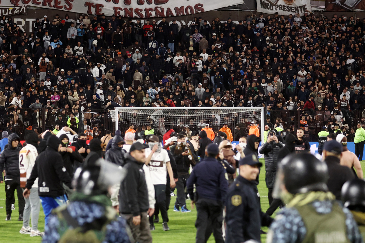 Platense v Fluminense - Copa CONMEBOL Libertadores