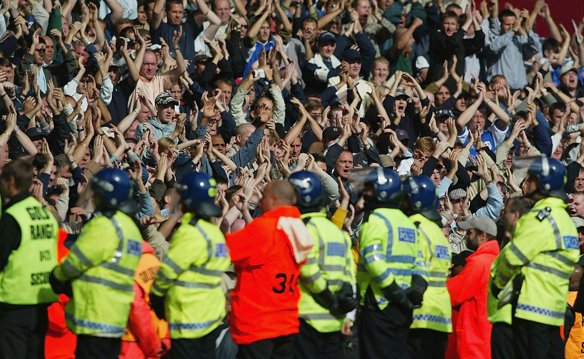Millwall fans held back