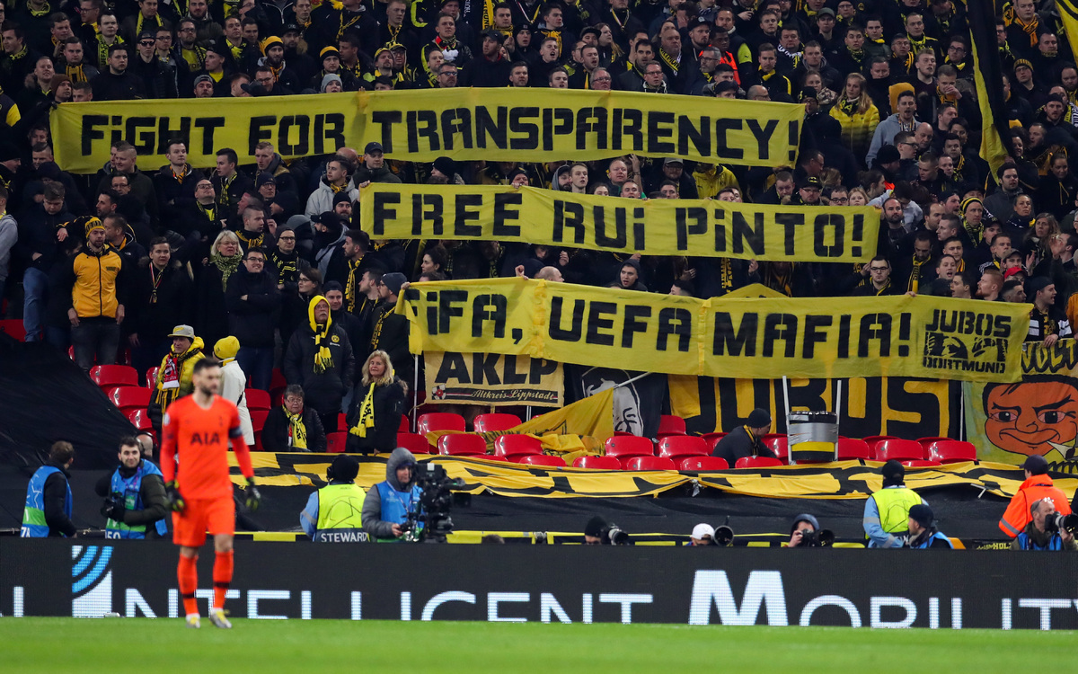 Tottenham Hotspur v Borussia Dortmund - UEFA Champions League Round of 16: First Leg
