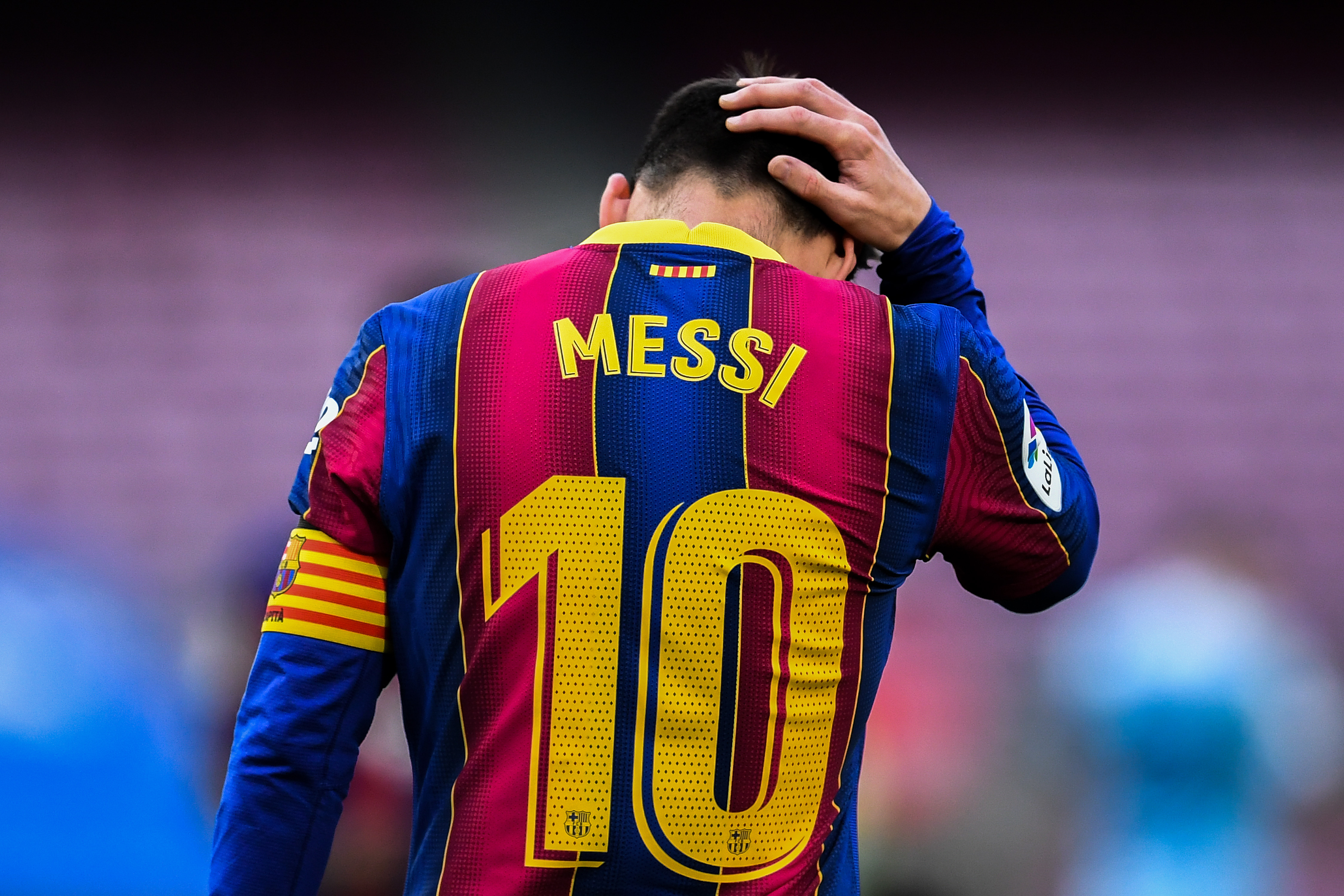 caos parigi al museo del calcio rubate la fascia da capitano di messi e la sua maglia del bar231a da Derbyderbyderby.it caos parigi al museo del calcio rubate la fascia da capitano di messi e la sua maglia del bar231a