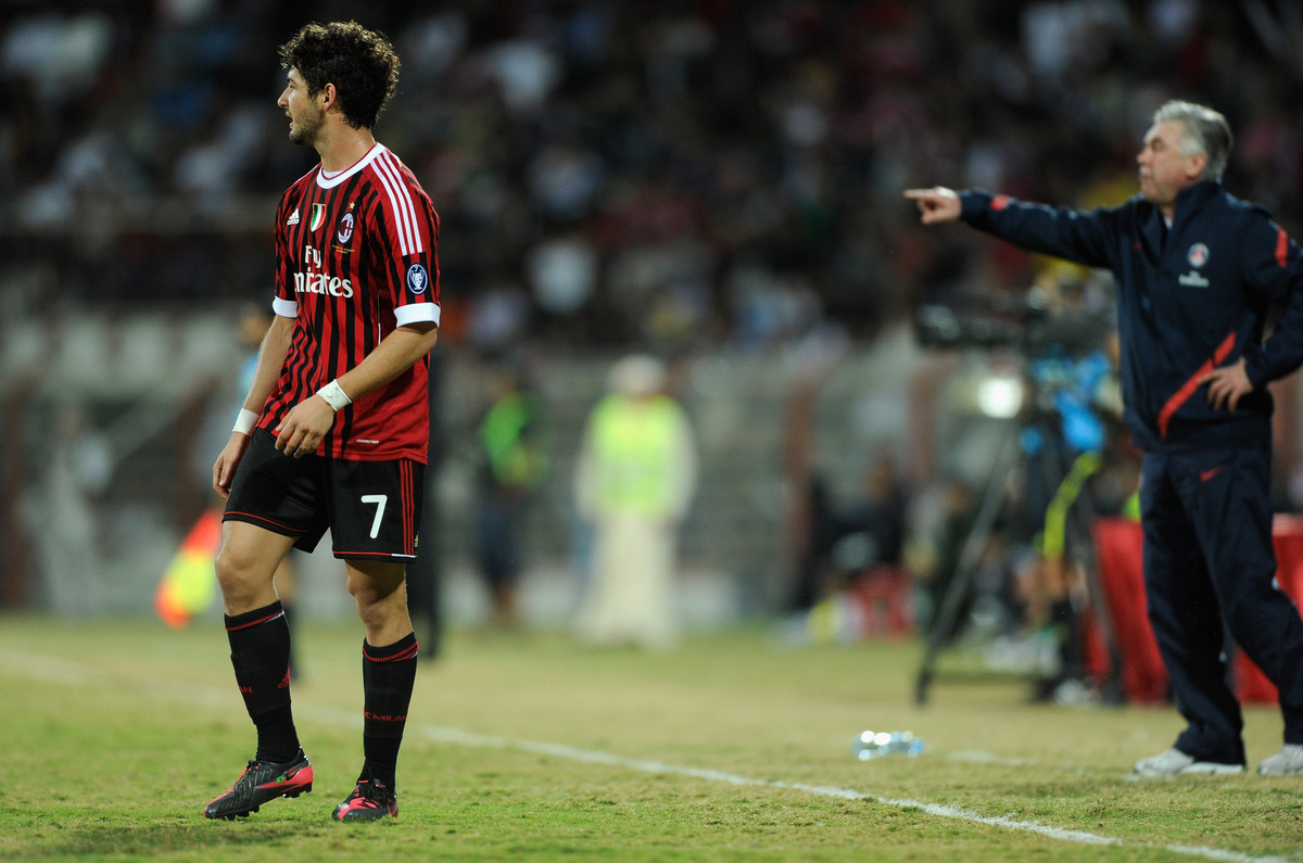 Paris Saint-Germain FC v AC Milan - Dubai Challenge Cup