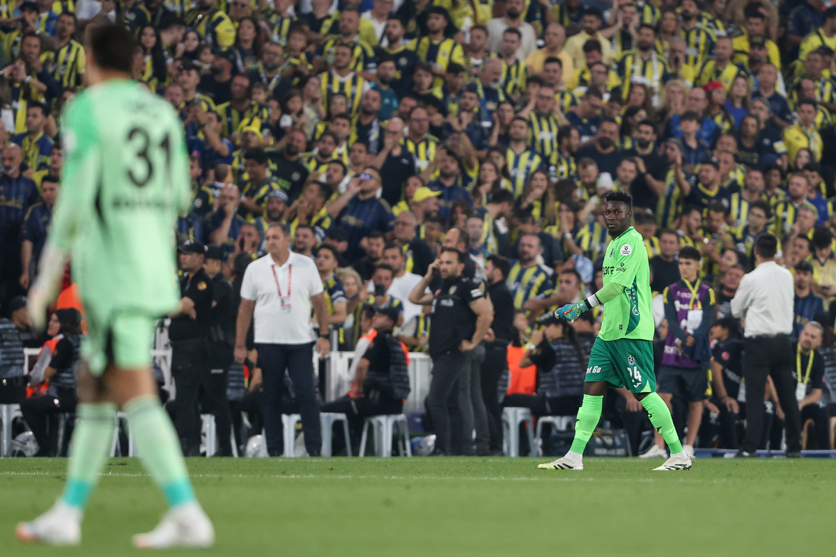Fenerbahce SK v Trabzonspor - Trendyol Süper Lig