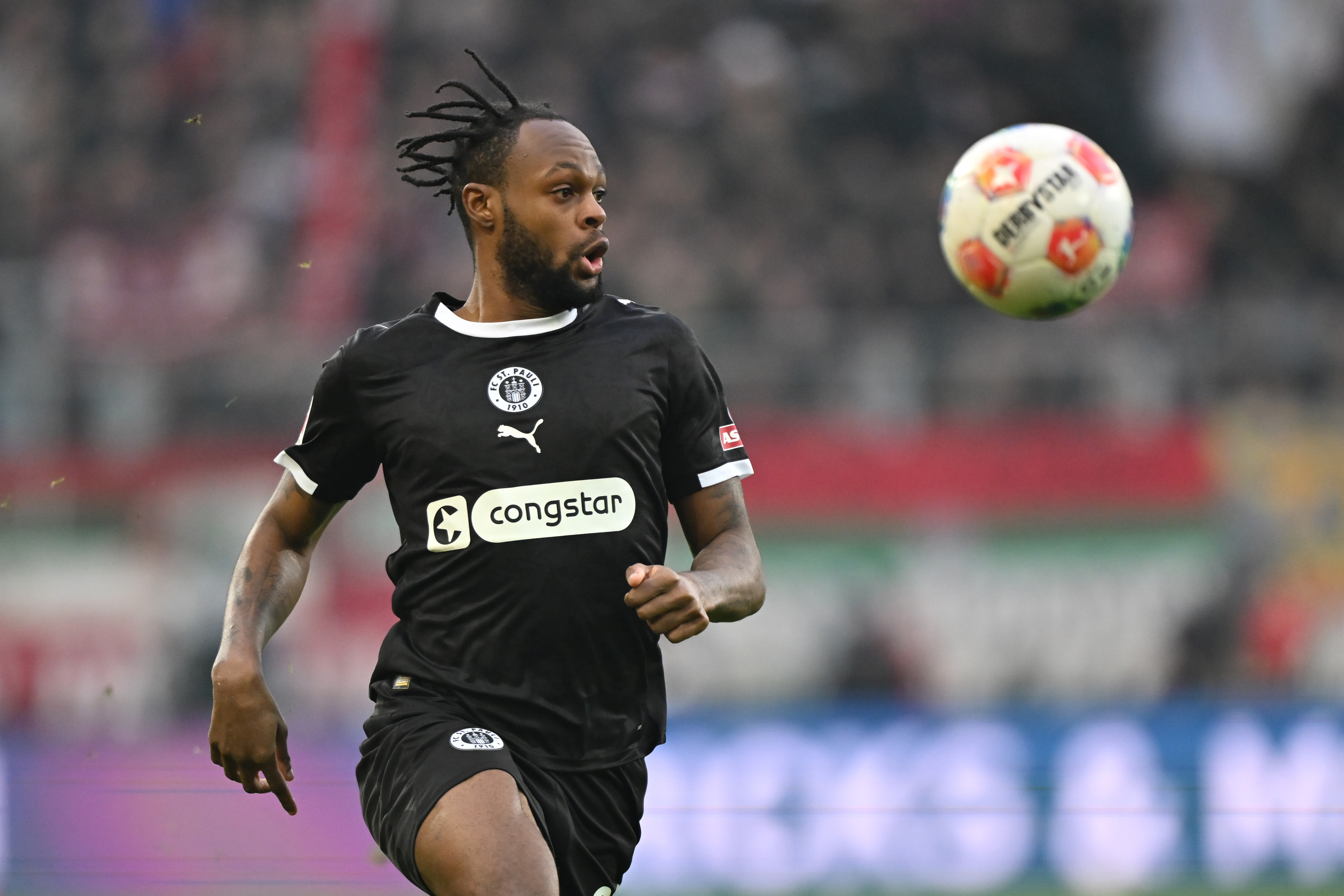 st pauli ricky jade jones entra all 85 minuto ed esce al 94 per la nuova regola arbitrale da Derbyderbyderby.it st pauli ricky jade jones entra all 85 minuto ed esce al 94 per la nuova regola arbitrale