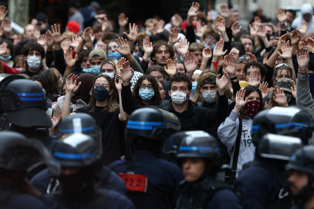 Protests Over School Overcrowding And Decay Spread Across France
