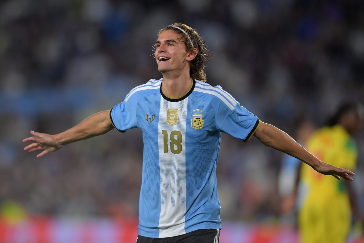 Nico Paz su Messi, Argentina