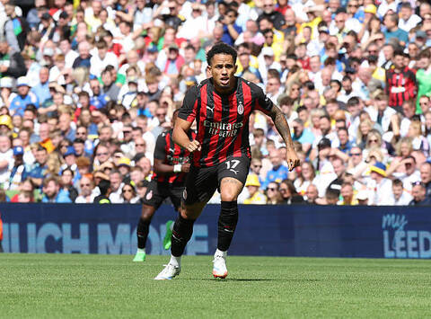 DUBLIN, IRELAND - AUGUST 09:  Noah Okafor of AC Milan in action during the pre-season friendly match between Leeds United and AC Milan at Aviva Stadium on August 09, 2025 in Dublin, Ireland. (Photo by Claudio Villa/AC Milan via Getty Images)