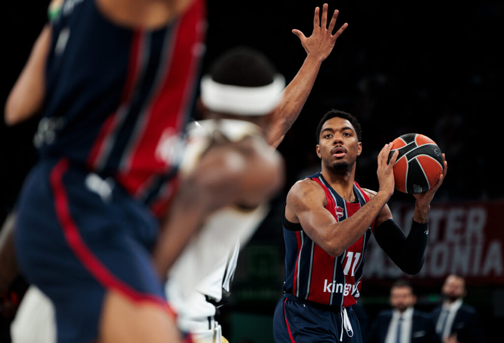Kosner Baskonia Vitoria-Gasteiz v LDLC Asvel Villeurbanne - Euroleague 2025/2026