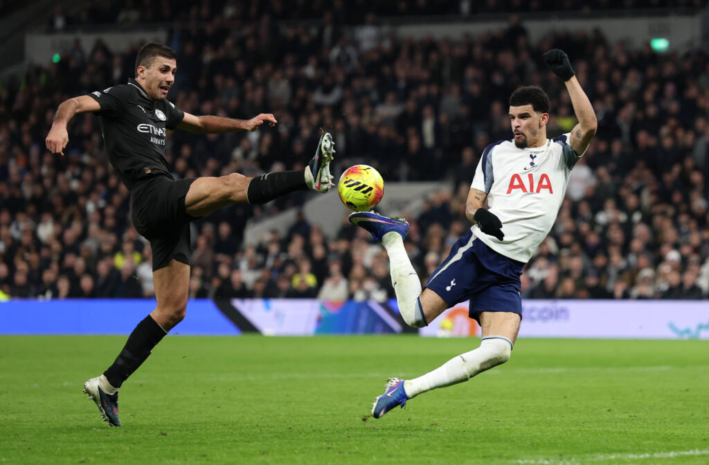 Dominic Solanke e il gol di tacco contro il Manchester City - Ph Getty Images